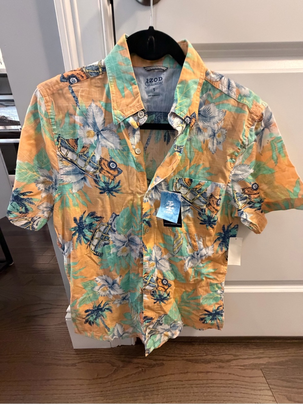 Izod Saltwater Dockside Caramel Cream Men’s NWT Size Small Cotton Button Down